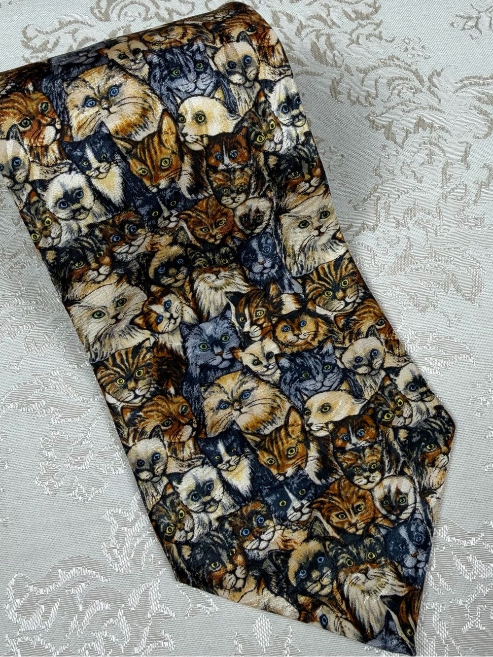 Museum Artifacts Vintage Cat Pattern Silk Necktie in Multi-Colored Cats
